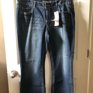 Maurice’s Kaylee bootcut jeans-Brand new Size 20